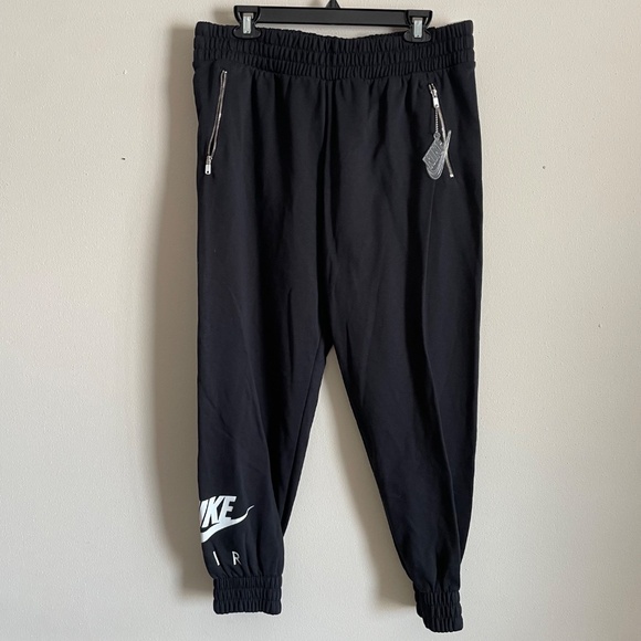 Nike NSW Air Sweat Pant In Black - Picture 5 of 11